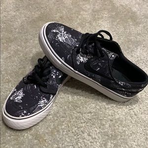 Nike Janoski sneakers